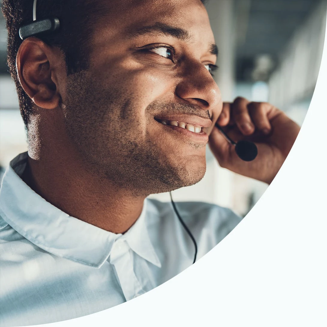 Mann am telefonieren